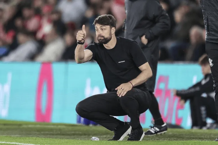 威廉姆斯轻取阿斯顿马丁，拉塞尔刷新纪录