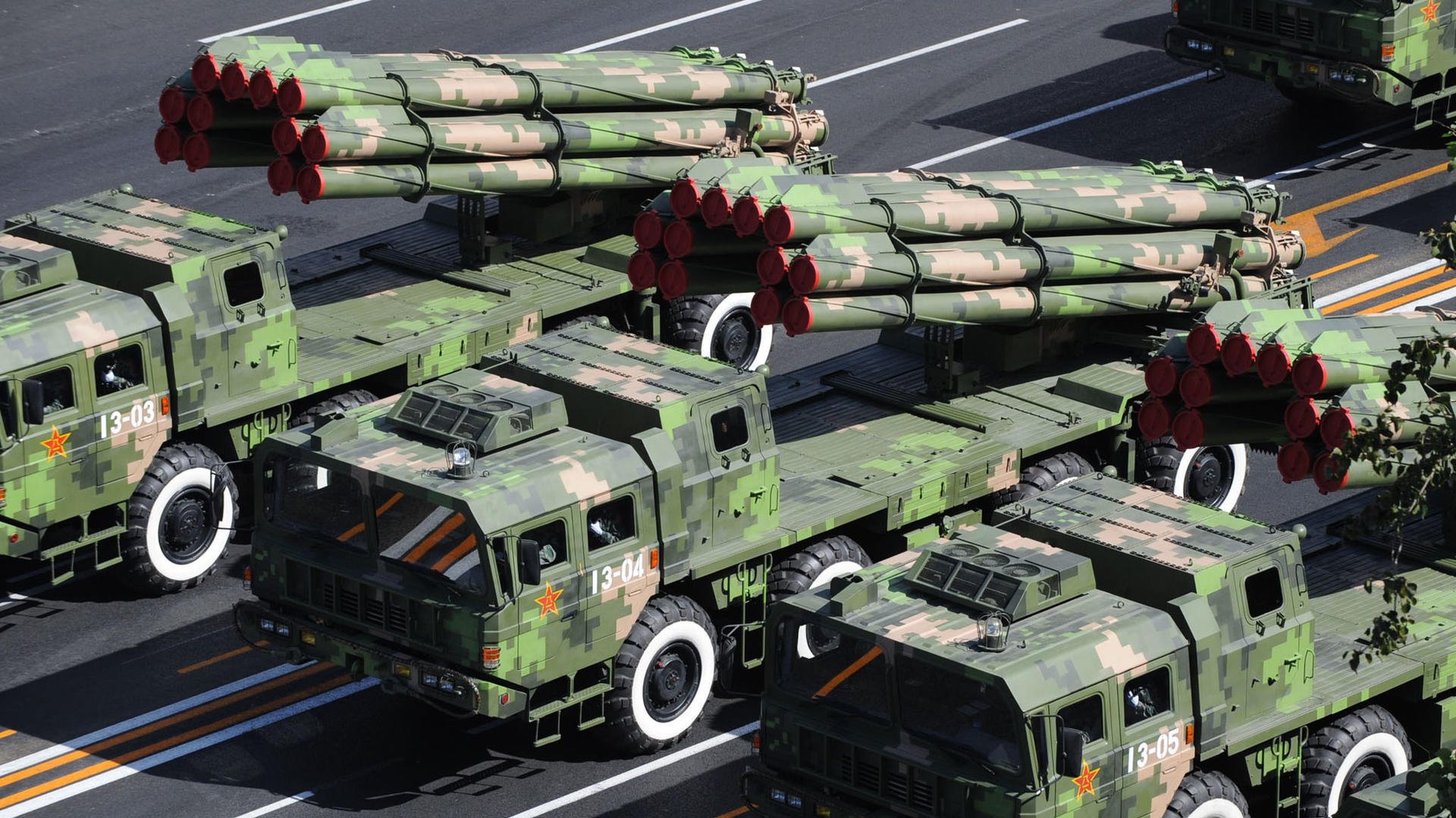 新赛季的精密仪器,赛道与球场上的战术博弈