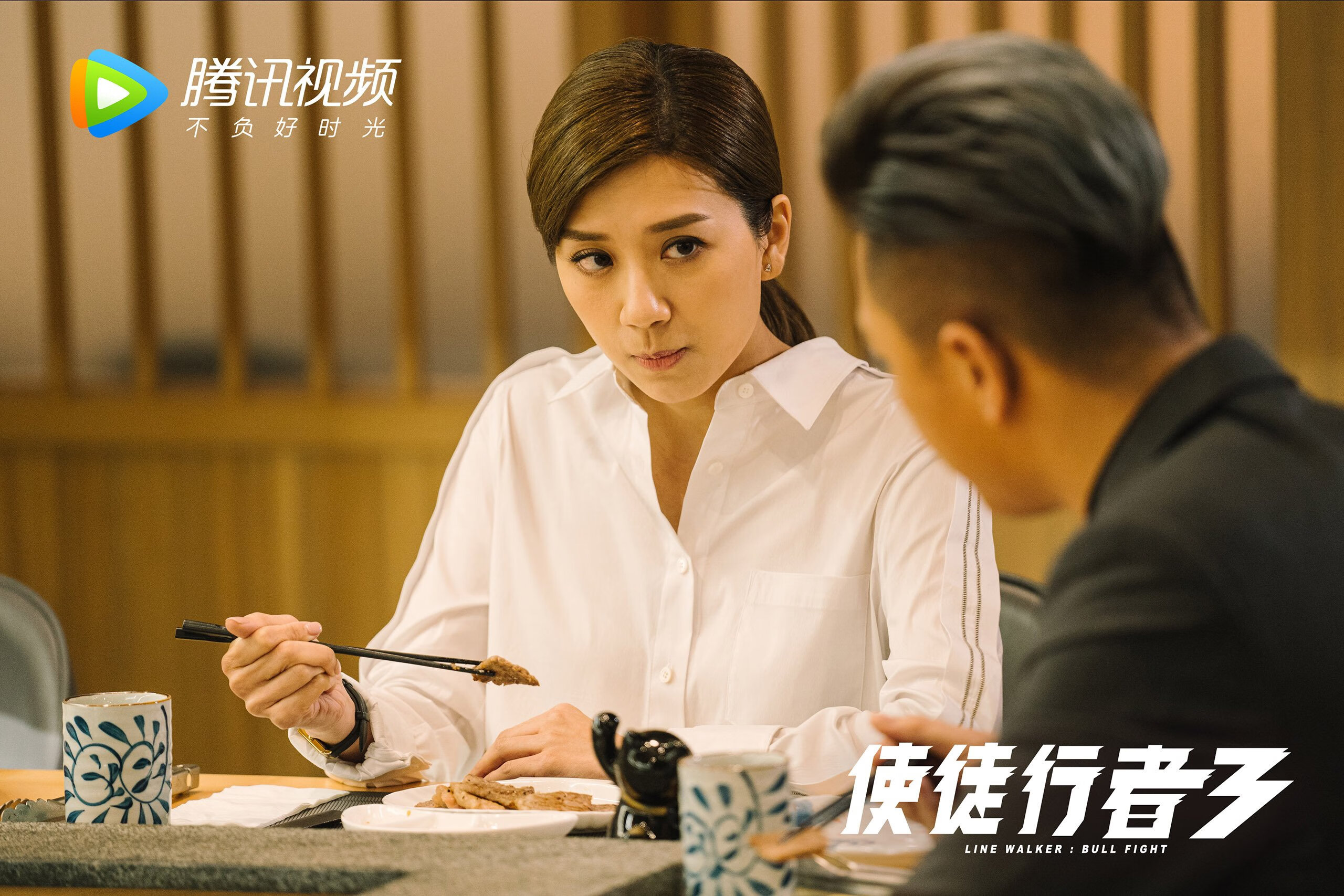 地中海吹来的铁壁，当阿尔及利亚封锁里昂，伊布如何点燃暗夜