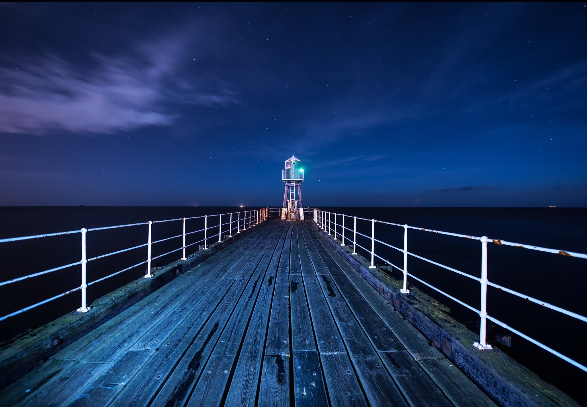 需要具备冲击力和独特性。这里提供三个不同风格的备选,并最终选用一个来展开正文